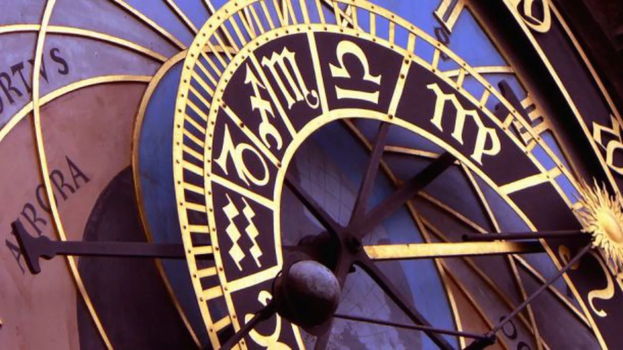 Horoscop zilnic - luni, 27 iulie 2020. Capricornii au parte de momente speciale alături de persoana iubită