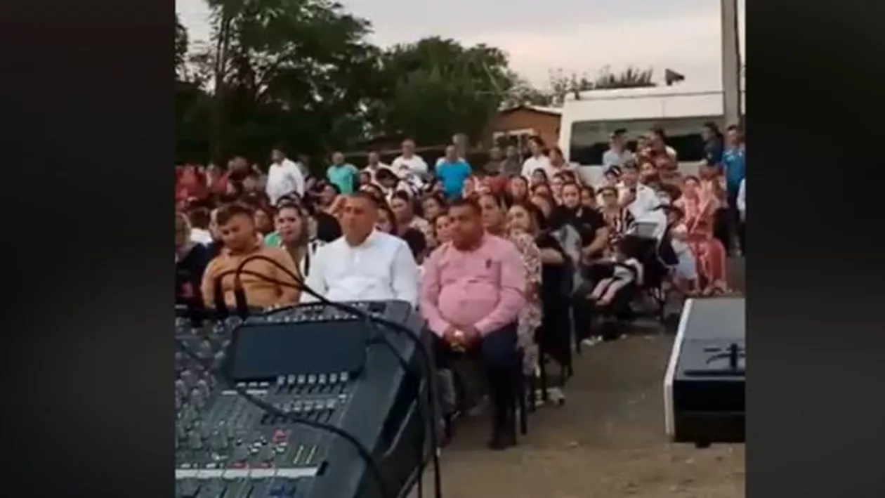 Peste 200 de oameni strânși la o rugăciune colectivă anti-COVID în Galați. Amenzi de 50.000 de lei pentru participanți (VIDEO)