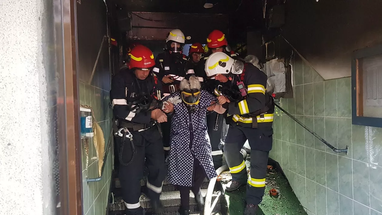 Explozie într-un bloc din Capitală. S-au constituit echipe de căutare-salvare pentru verificarea etajelor superioare (FOTO)