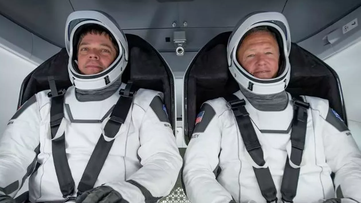 Naveta Crew Dragon a SpaceX s-a întors pe Pământ, după zborul istoric către Stația Spațială Internațională (VIDEO)