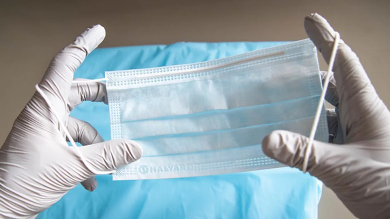 CORONAVIRUS | Purtarea măștii de protecție în spațiile publice deschise, obligatorie în Amsterdam și Rotterdam