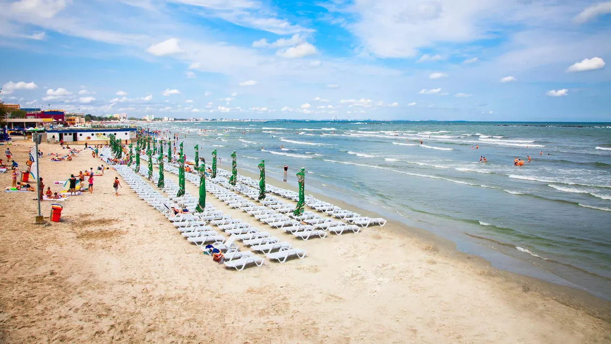 Constanța: Terasa din Mamaia amendată cu 5.000 de lei pentru că a continuat să funcţioneze după ora 23:00