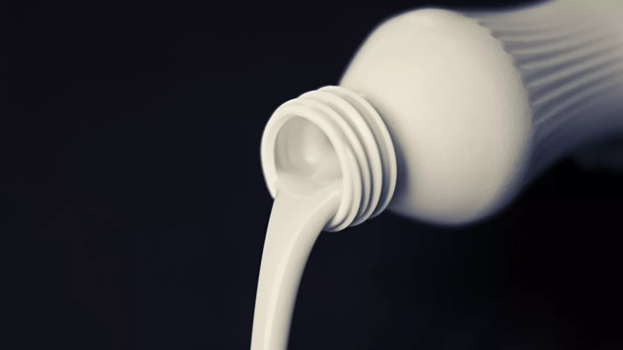 EXCLUSIV // Criza laptelui: Milioane de pachete distruse ca urmare a suspendării programului “Cornul și laptele” în școli. “Este haos! În teritoriu sunt mii de capete care vor să aplice legea după cum gândesc ei”