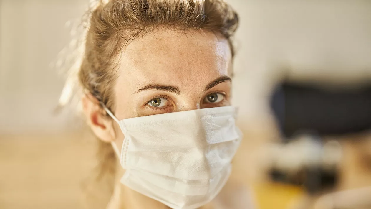 Medic pneumolog, avertisment dur: „Coronavirusul a devenit mai agresiv, probabil a suferit mutații”