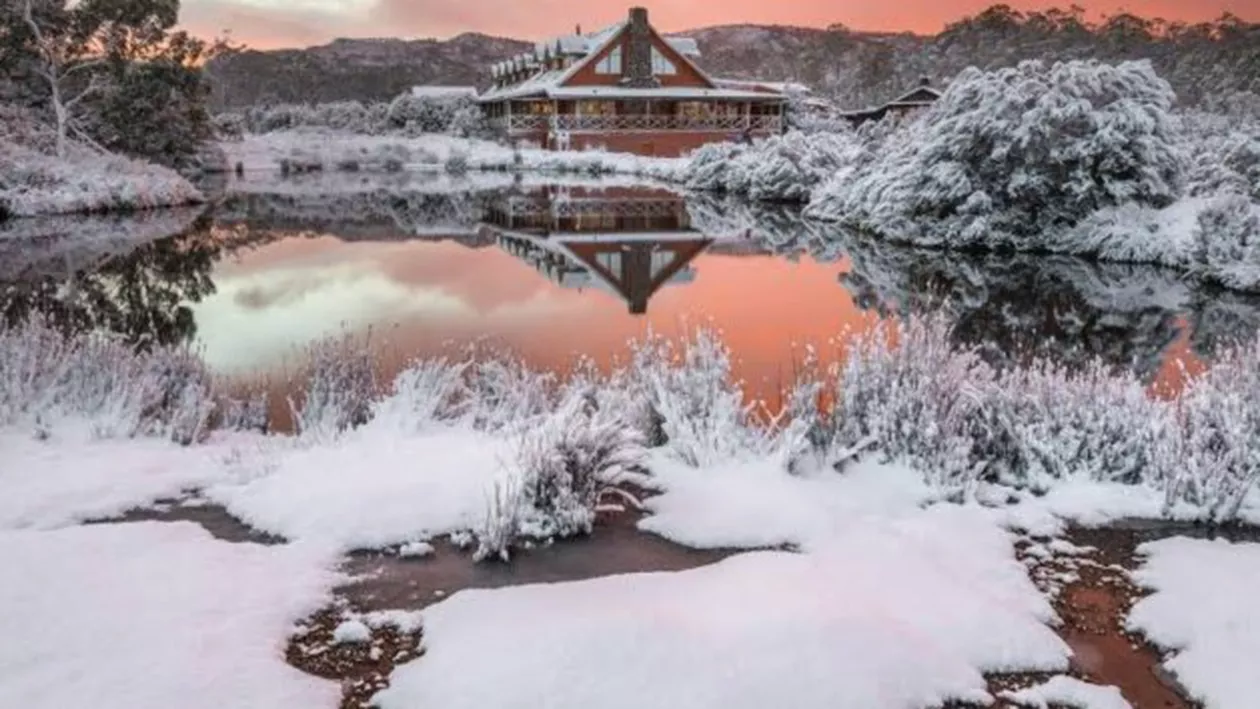 Care este explicația meteorologilor pentru ninsoarea din Tasmania