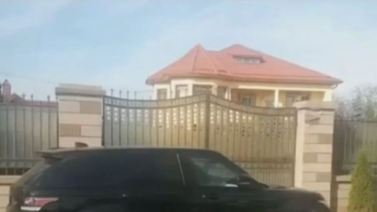 Ceasuri furate din casa fiului lui Niculae Bădălău, găsite în urma unor percheziții în județul Giurgiu. Principalul suspect ar fi chiar șoferul lui Bădălău Jr. (VIDEO)