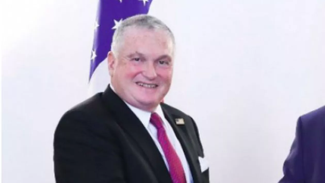 Ambasadorul SUA în România îl critică pe Marcel Ciolacu pentru lipsa de colaborare în combaterea traficului de persoane. Replica liderului PSD