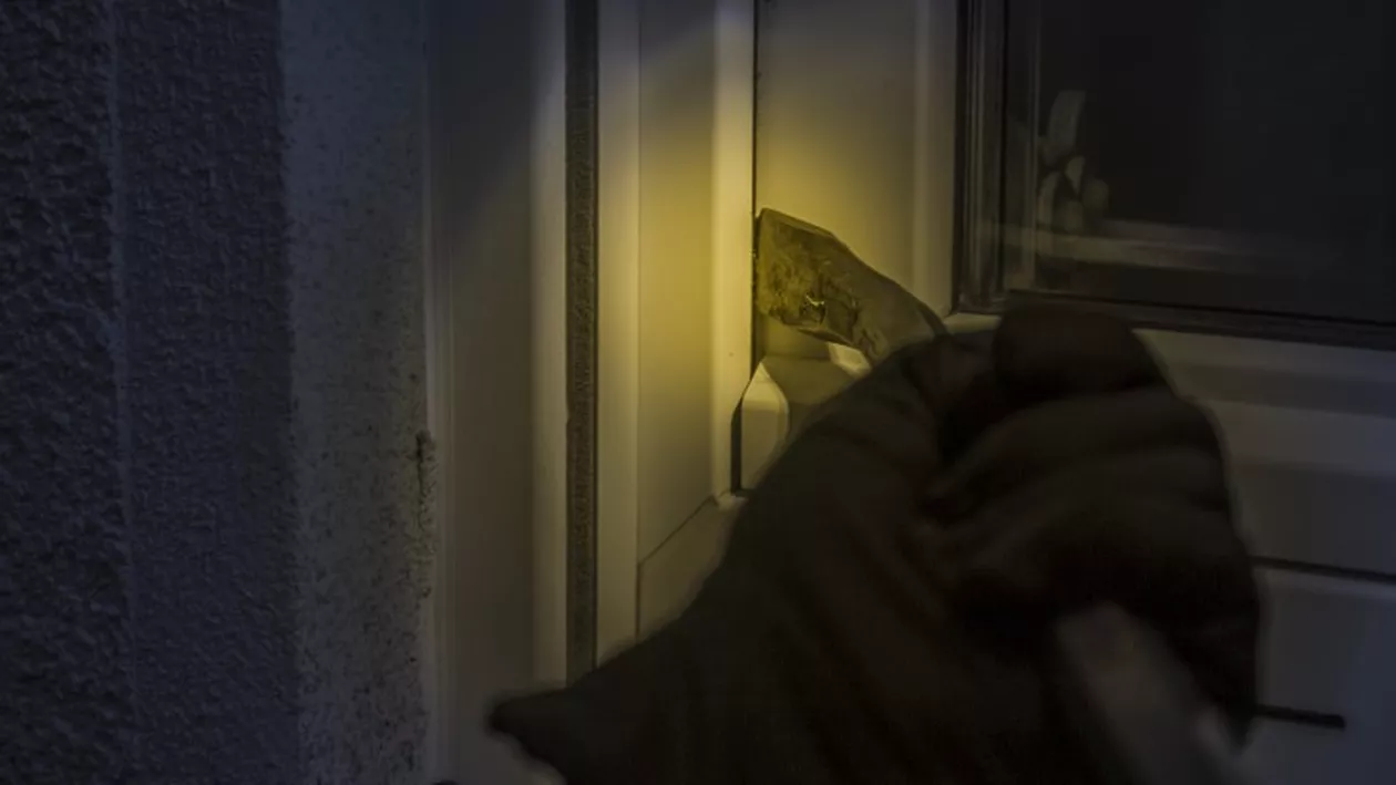 Un român a șocat autoritățile din Austria după ce a dat un jaf de 3,3 milioane de euro. Bărbatul a furat mii de telefoane mobile dintr-un depozit