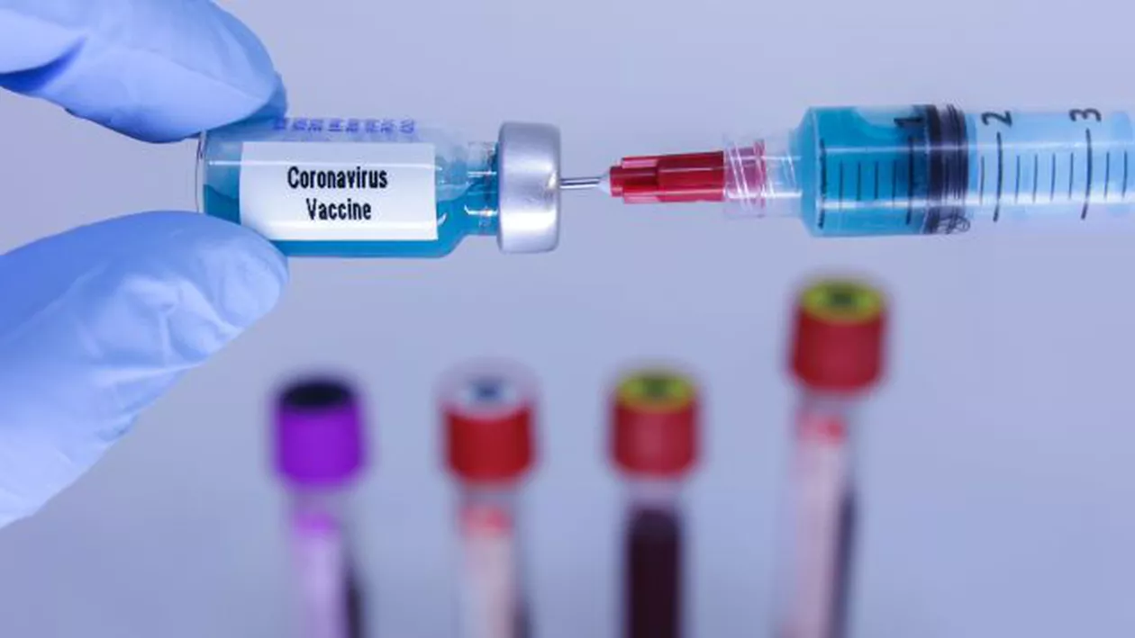 CORONAVIRUS | China a vaccinat medicii și angajații din punctele de frontieră din iulie