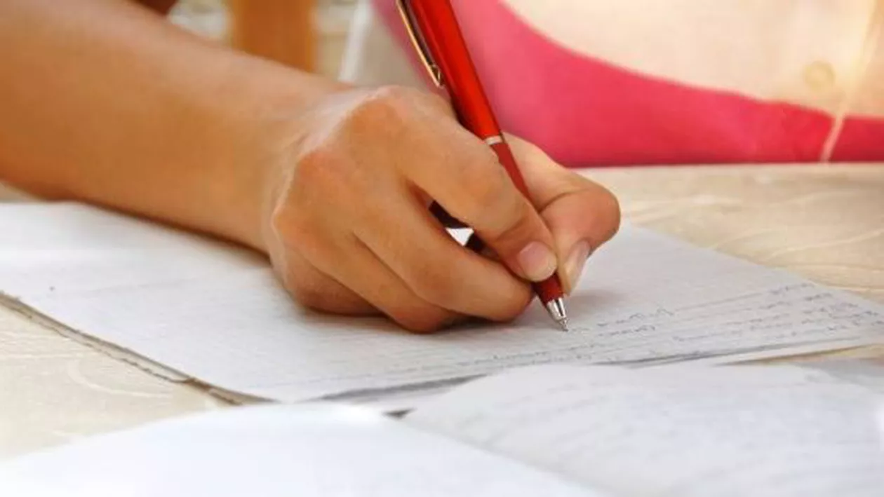 Peste 4.000 de elevi din Harghita nu au acces la internet. Inspector şcolar general adjunct: Nu putem să le impunem operatorilor de internet să monteze antene în acele sate (VIDEO)