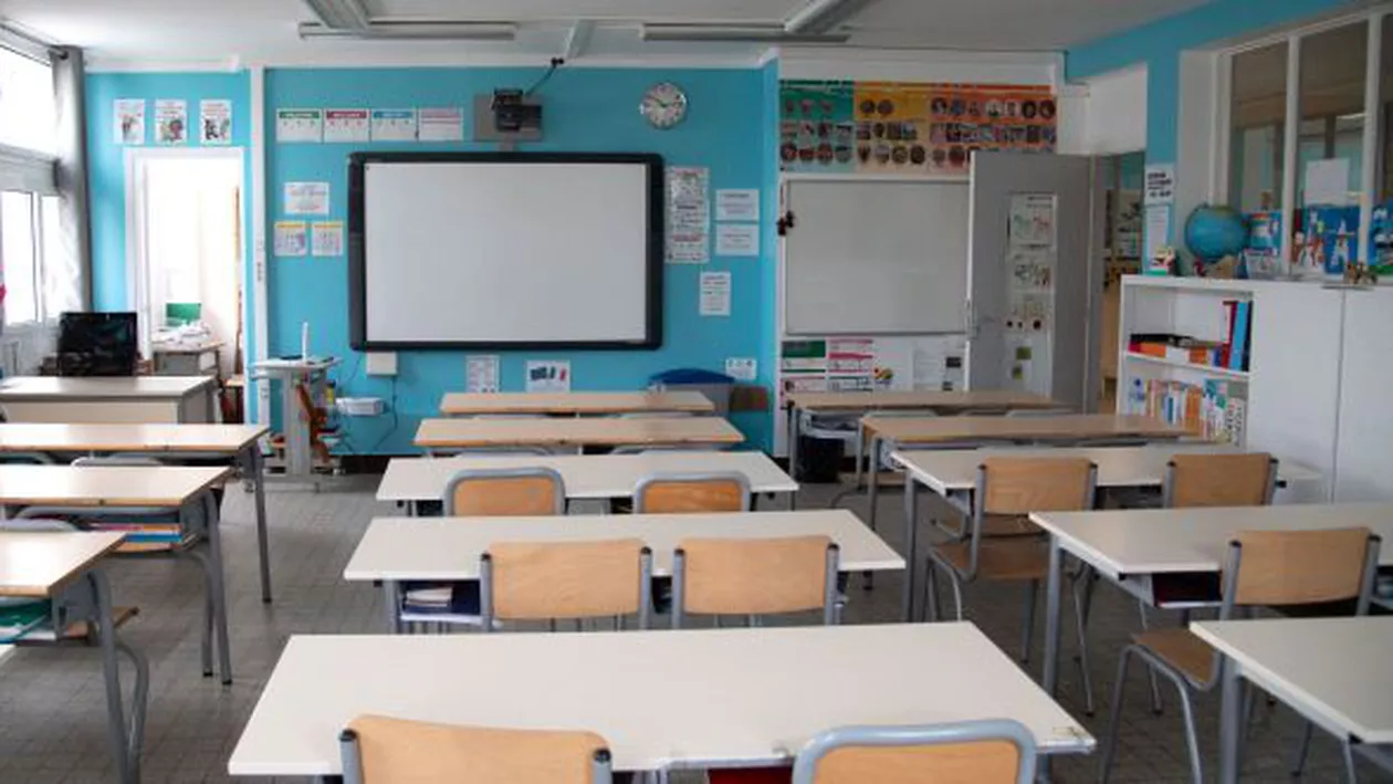 Amenzi, închisoare ori suspendarea drepturilor părintești - Ce riscă spaniolii care refuză să-și lase copiii la școală