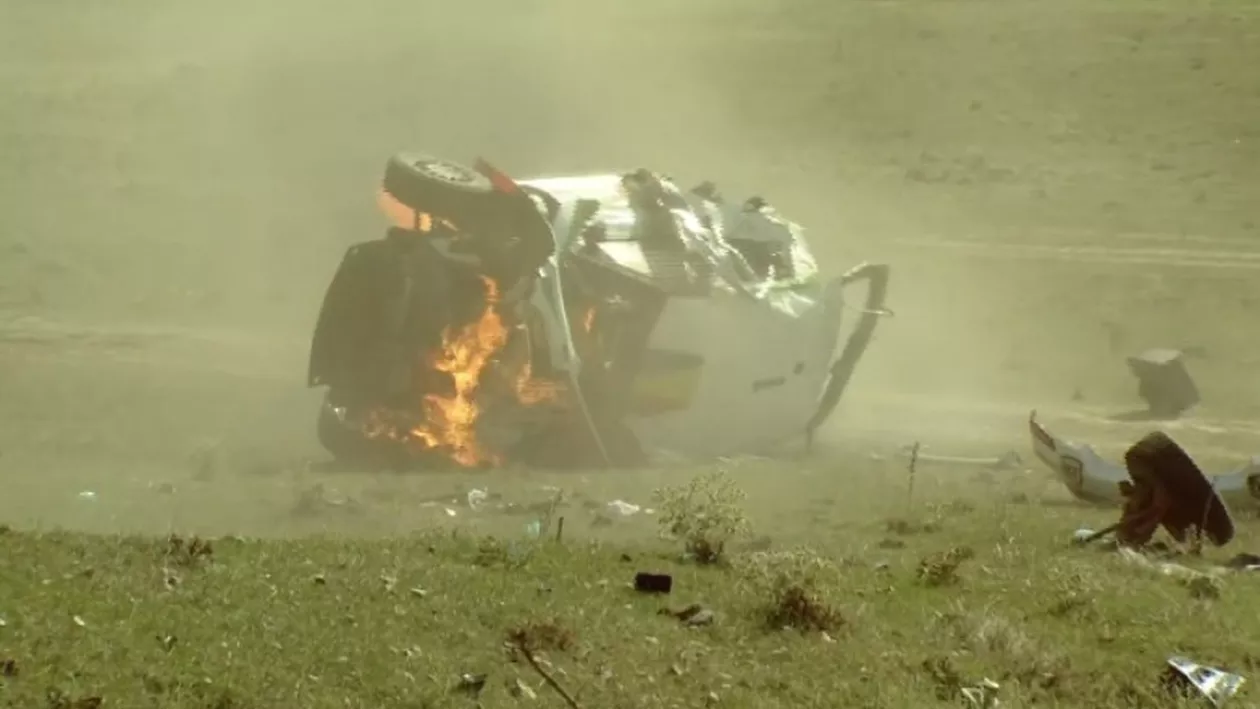 Accident grav la Raliul de la Iași. Mașina pilotului Simone Tempesini a luat foc