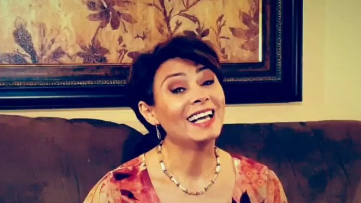 Cântăreața Adriana Antoni, atacată de viespi în propria grădină. Cum a scăpat de insecte și cum se simte (VIDEO)