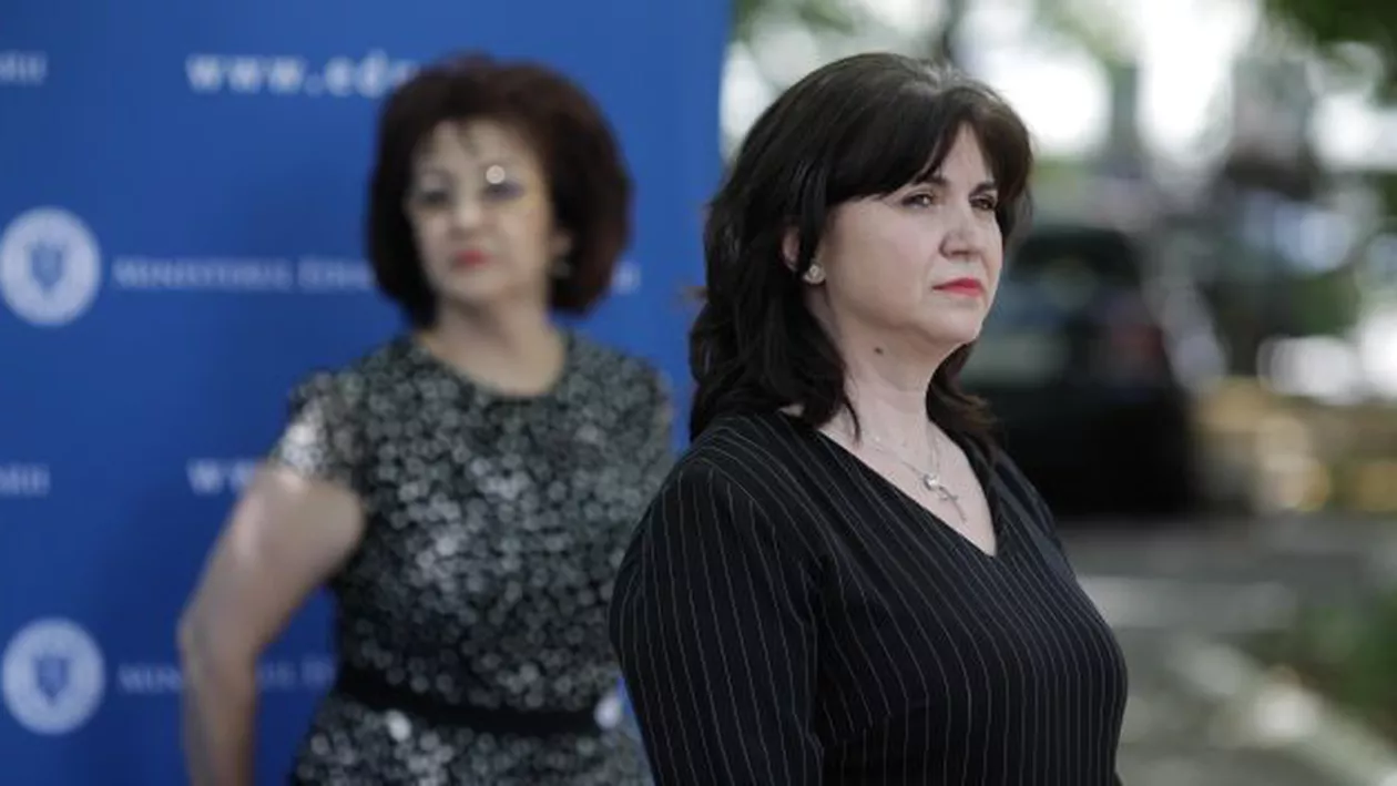 Monica Anisie: Școala află de la DSP în ce scenariu va trece. Avem o linie de Tel Verde pentru părinți și pentru elevi, respectiv una pentru directori și primari / Ce a discutat cu unul dintre părinții care au sunat (VIDEO)