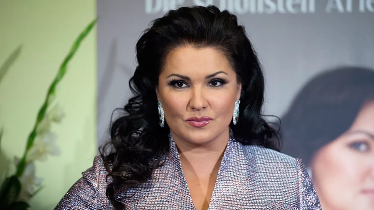 Soprană rusă, infectată cu COVID-19. Anna Netrebko a fost internată în spital cu pneumonie