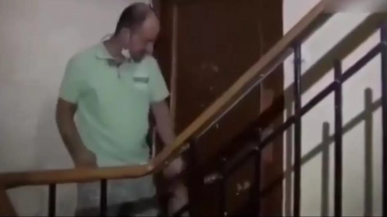 Un român din Spania a apelat la ciocan ca să-și facă dreptate: „Aplic legea românească” (VIDEO)