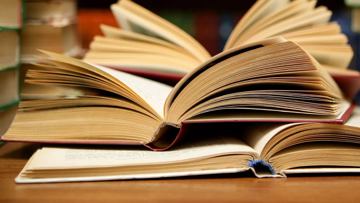Elevii cer Ministerului Educației să urgenteze livrarea manualelor pentru clasa a VIII-a: ”Orice zi fără materialele necesare învăţării, reprezintă o zi de şcoală irosită”