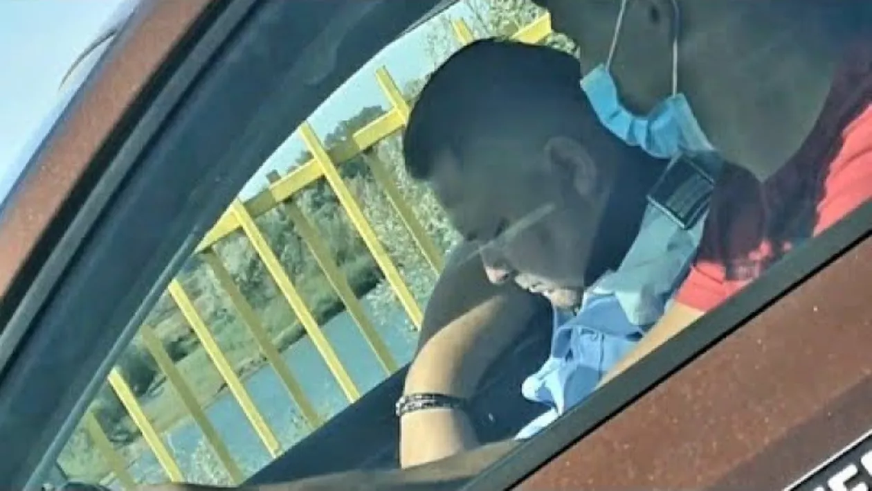 Caz revoltător. Un polițist examinator a adormit lângă un candidat care susținea proba la traseu pentru permisul auto (VIDEO)