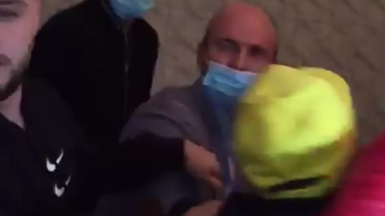 Incidente ALEGERI LOCALE 2020 | Încăierare între reprezentanții PSD și PNL, în Argeș. Miza: adeverințele medicale pentru urna mobilă (VIDEO)