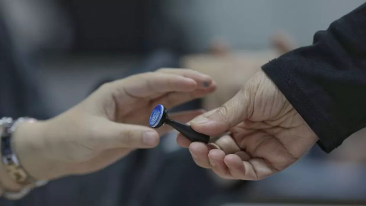 Botoșani: Un membru dintr-o secție de votare a fost confirmat cu Covid-19 chiar în ziua votului