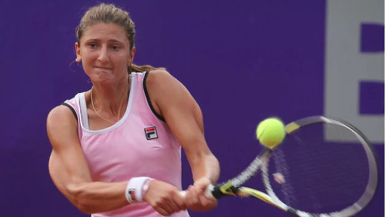 Irina Begu, victorie la Roland Garros. Ea o va întâlni chiar pe Simona Halep în turul II