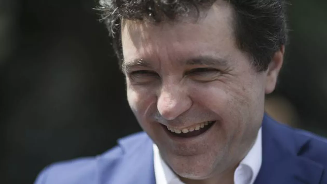 Rezultate BEC provizorii după numărarea a aproape 97% din voturi: Nicușor Dan - 42,76%, Gabriela Firea - 37,98%