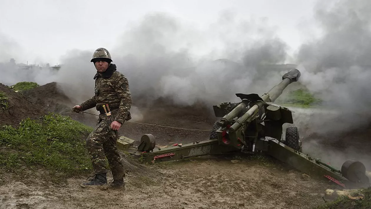 Conflictul din Nagorno-Karabah riscă să se extindă. Armenia și Azerbaidjan refuză negocierile de pace și se acuză reciproc de atacuri la vest de enclavă