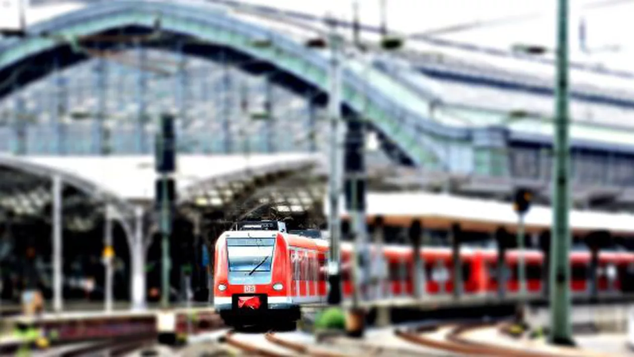 Alertă în Germania. Un dispozitiv suspect a fost descoperit într-un tren de lângă Koln