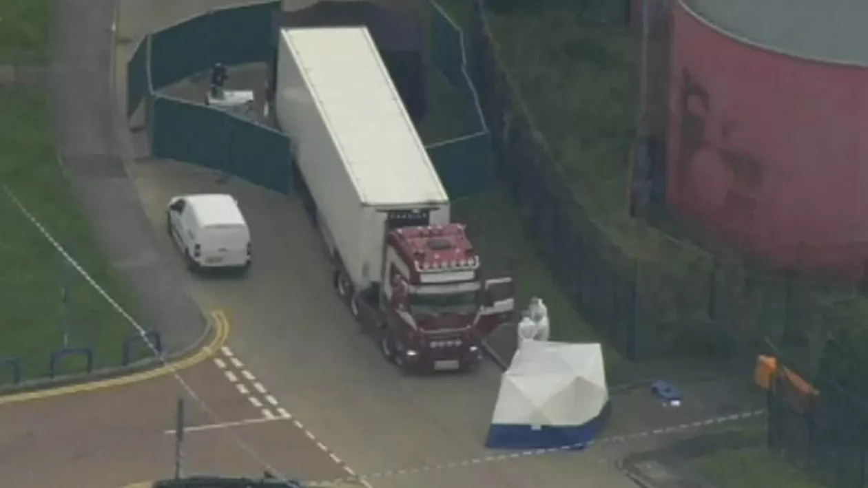 Un român stabilit în Marea Britanie, acuzat de omor din culpă în cazul celor 39 de migranți găsiți morți într-un container la Londra