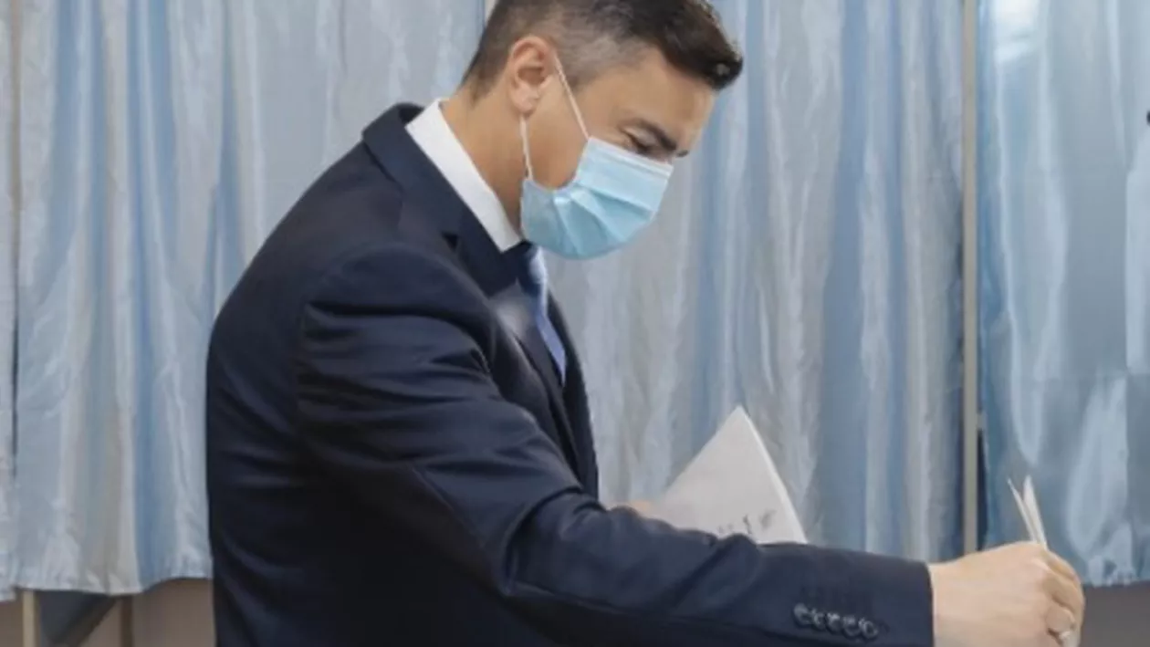 EXCLUSIV // Cazuri de coronavirus în Primăria Iași: Viceprimarul și doi funcționari, depistați pozitiv. Mihai Chirica urmează să efectueze testul după ce a participat la ședința Comitetului Municipal pentru Situații de Urgență