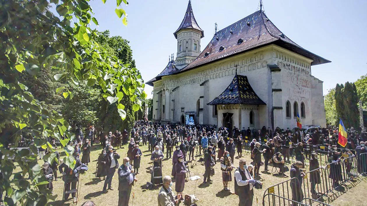 Slujbe doar în aer liber, în Maramureș. Lista completă a noilor restricții și localitățile unde se aplică