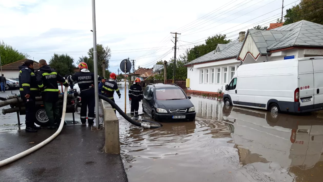 Pompierii militari au acționat, în ultimele 24 de ore, în peste 1.300 de situații de urgență