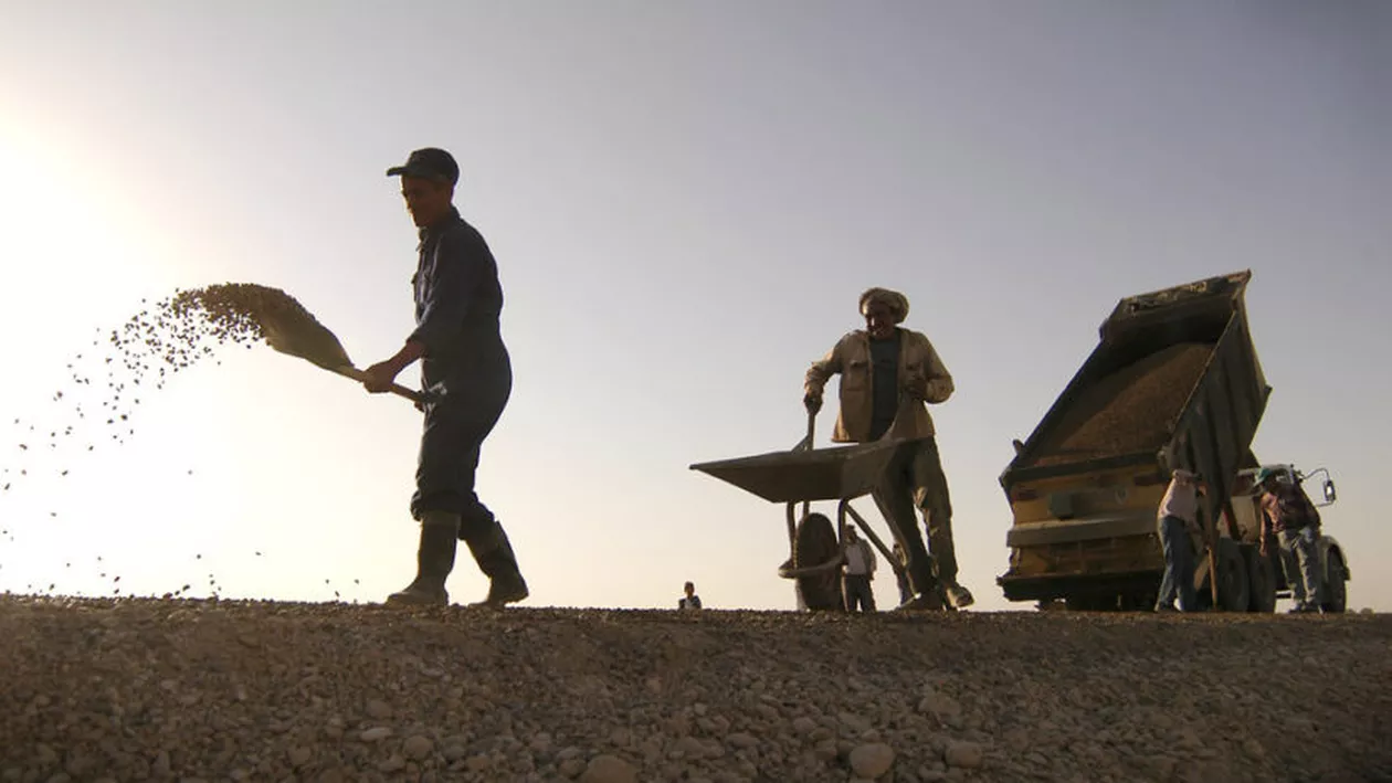 Productivitate-record anunțată de Lucian Bode, ministrul Transporturilor: 175 de kilometri de autostradă inaugurați anual