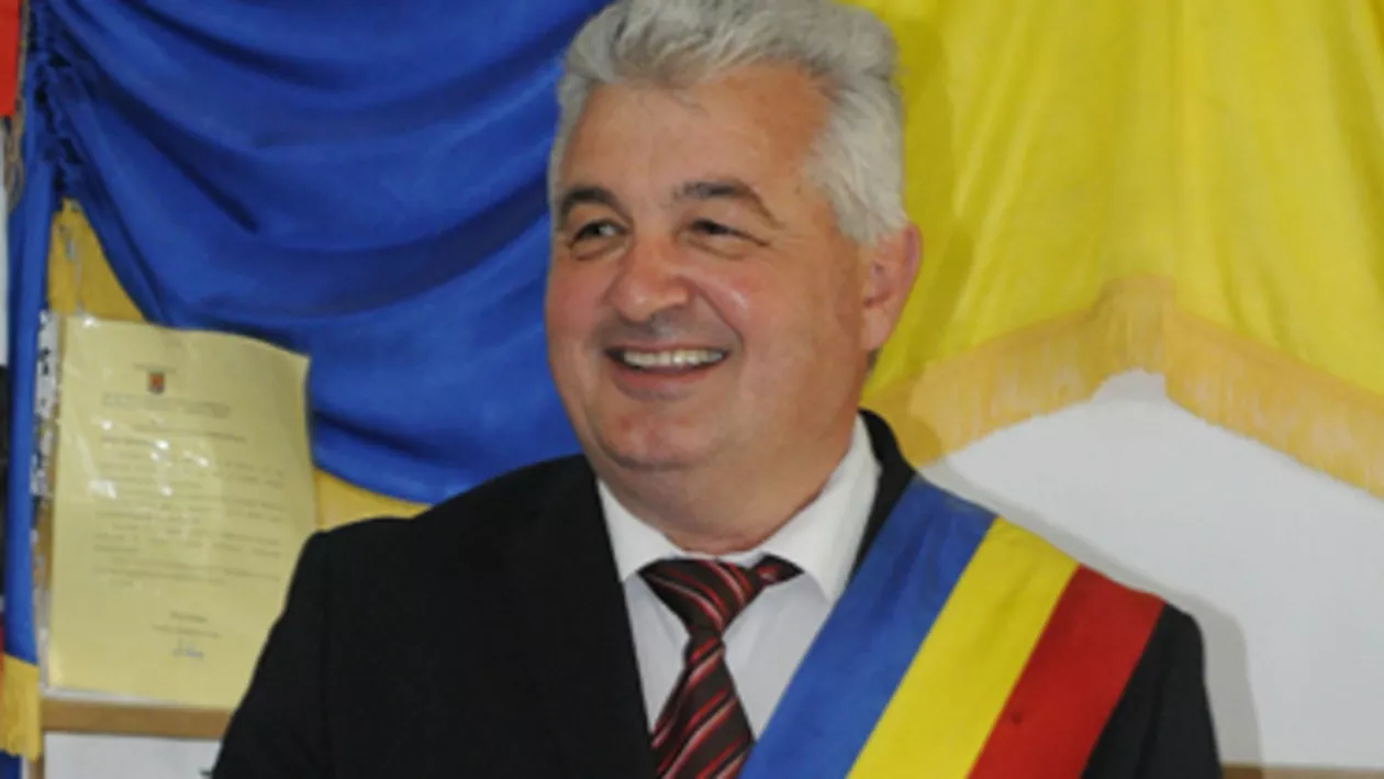 Vaslui: Primarul care a furat toaca bisericii din sat, condamnat la doi ani de închisoare cu suspendare, alături de fiul său