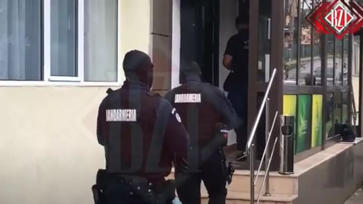 Iaşi: Mascaţii au intrat cu forţa într-un magazin în care se vindeau droguri (VIDEO)