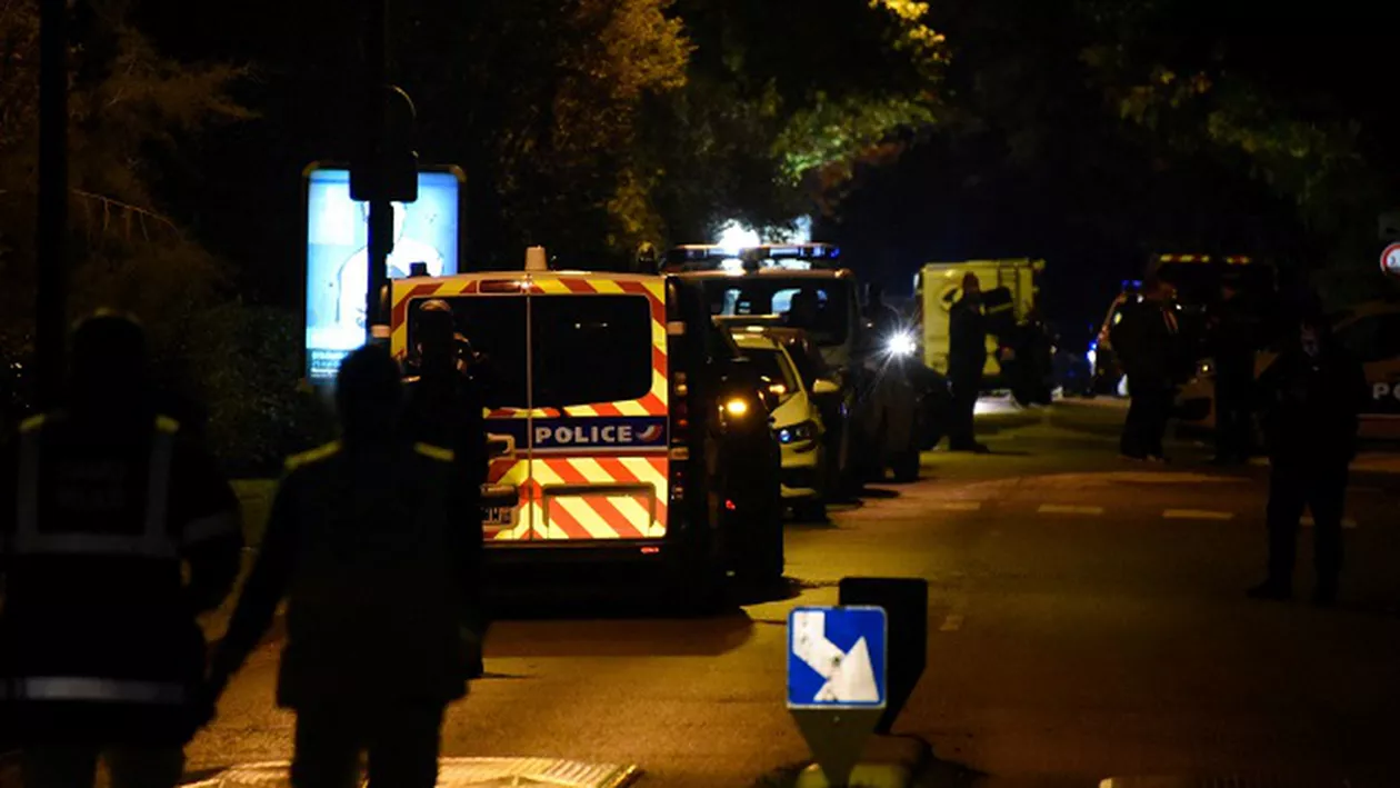 Franța: Şapte persoane, inclusiv doi elevi minori, deferiţi justiţiei în ancheta decapitării lui Samuel Paty