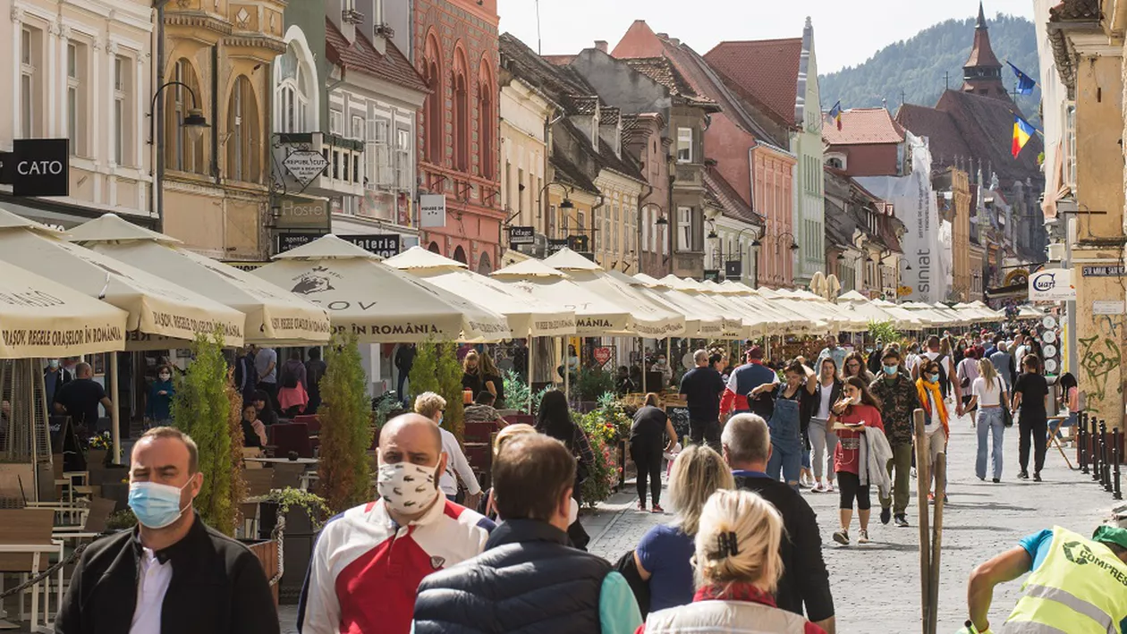 Brașov: Noi restricţii au fost adoptate. Masca va fi obligatorie peste tot