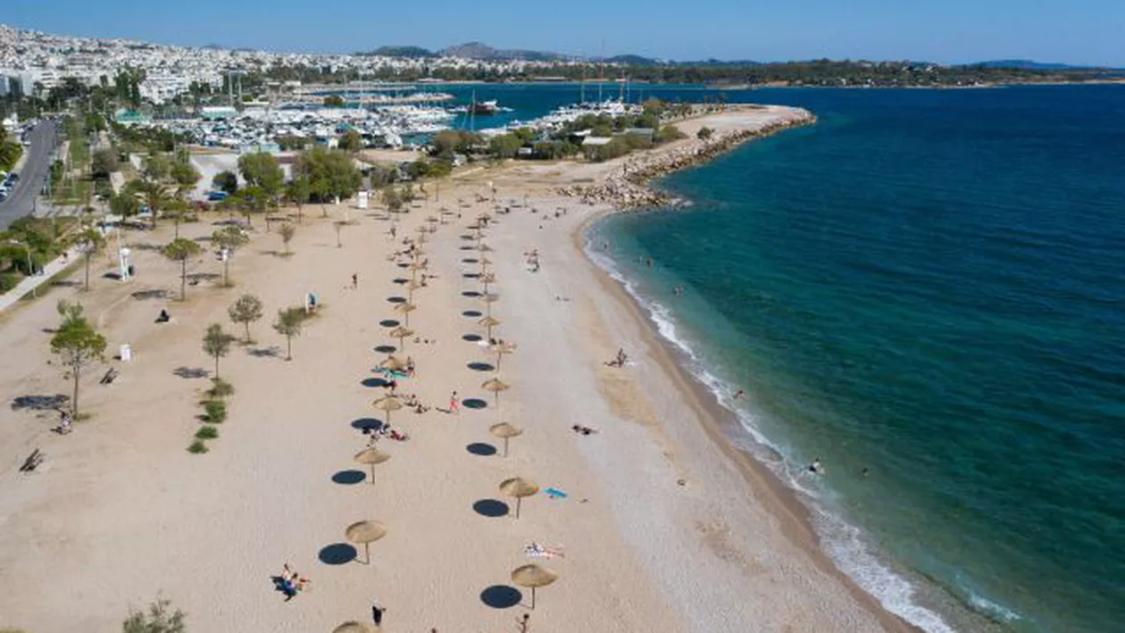 Restricții în Grecia după creșterea cazurilor de COVID-19. Atena va fi închisă pe timpul nopții