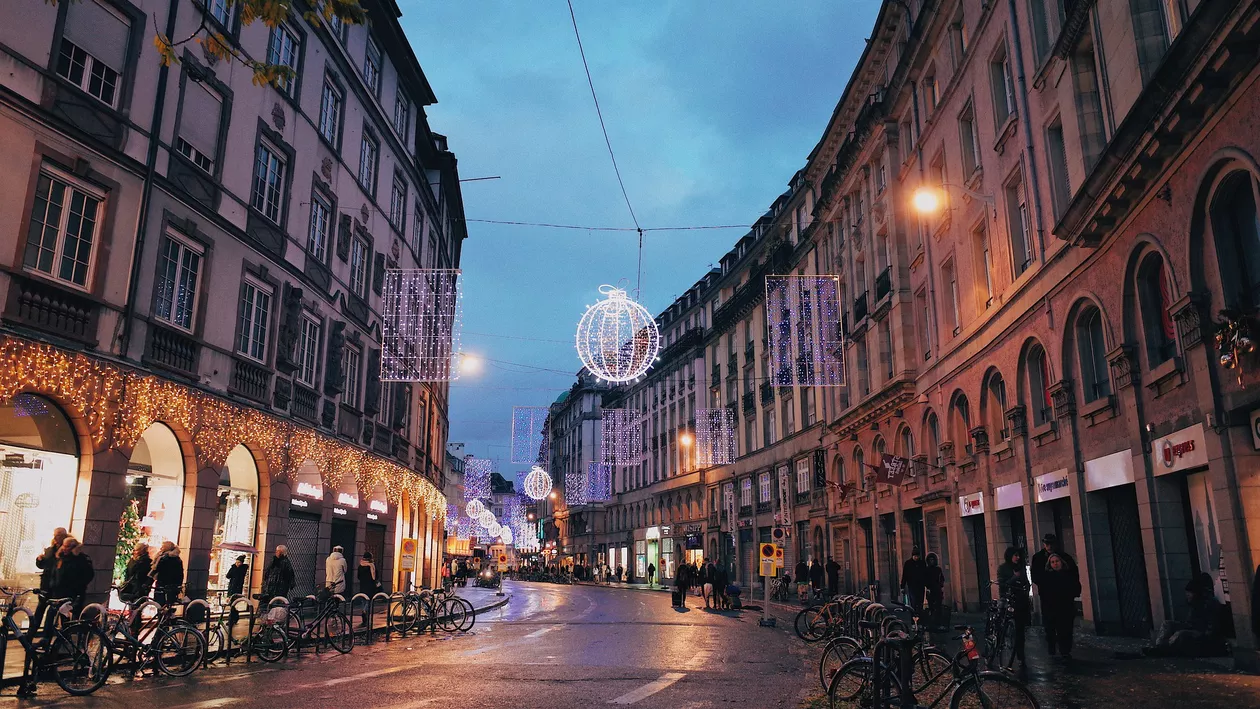 CORONAVIRUS | Târgul de Crăciun de la Strasbourg, anulat din cauza Covid-19. O astfel de măsură s-a mai luat doar în perioada războiului