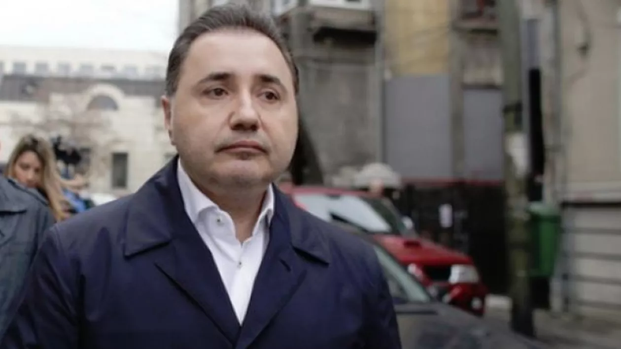 Cristian Rizea, fostul deputat condamnat la 4 ani și 8 luni de închisoare în România, zărit la terasă în Republica Moldova (VIDEO)