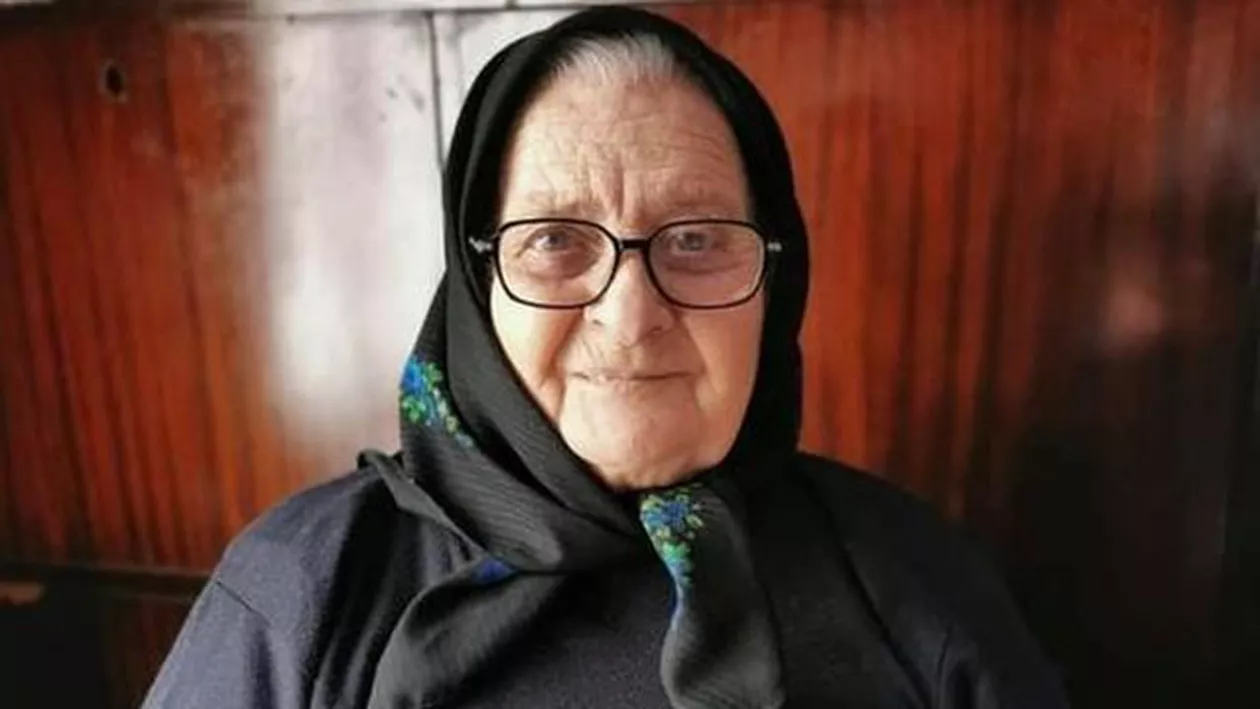 Gestul emoţionant al unei bătrâne: A tricotat 40 de perechi de ciorapi pentru pompieri. „Măcar cu atât să vă pot ajuta”