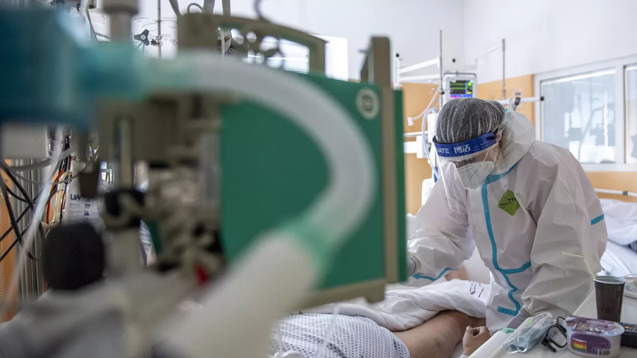 OMS: Numărul deceselor cauzate zilnic de COVID-19 a crescut cu 40% față de săptămâna trecută (VIDEO)