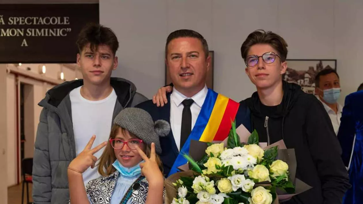 Traian Ogâgău a depus jurământul pentru un nou mandat de primar în Sângeorz Băi: Edilul a fost reales deși este condamnat penal și și-a umilit și filmat fiica