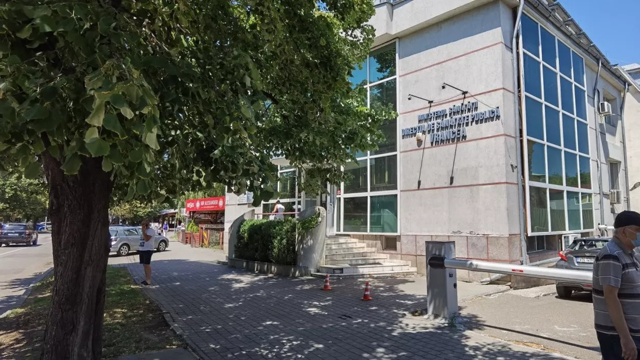 Incident la Primăria Mărășești: O echipă de control a DSP și Poliției, dată afară de primar din sediul instituției. Edilul, viceprimarul și secretara, prinși de inspectori fără mască