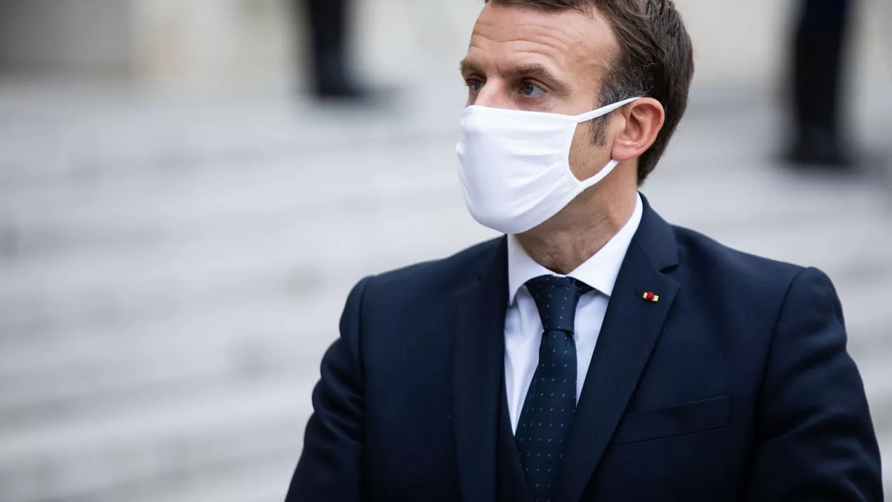 Președintele Franței înțelege șocul produs de caricaturile cu Mahomed, dar nu acceptă folosirea lor pentru justificarea violenței. Macron: „Nu, nu avem o problemă cu islamul”