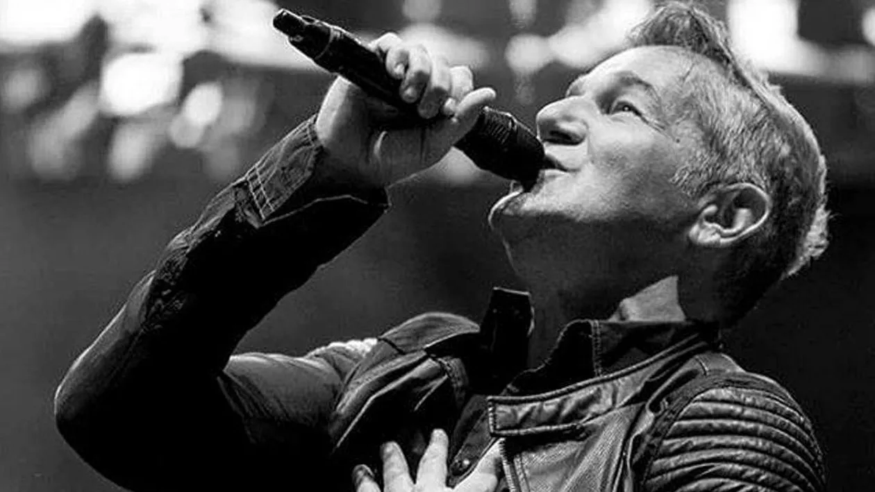 Supărat pe restricții, Dan Bittman pare să le ignore total. Artistul a fost filmat în weekend la un recital susținut într-un local de fițe din Herăstrău (VIDEO)