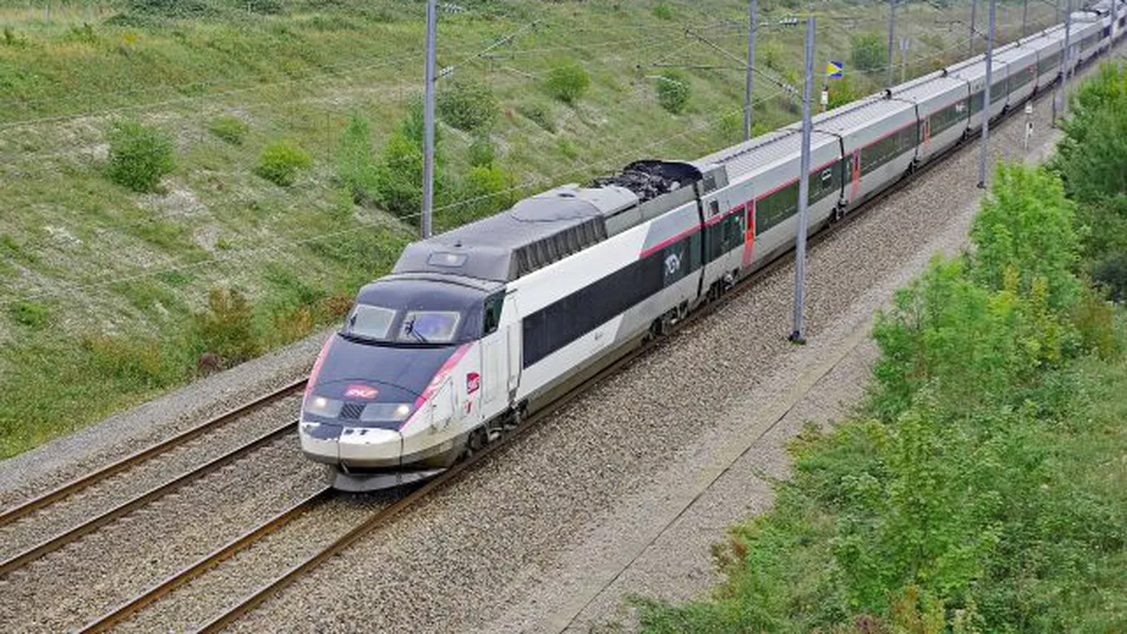 COVID-19: Peste 70% din trenurile de mare viteză, scoase din circulație în Franța în perioada carantinei