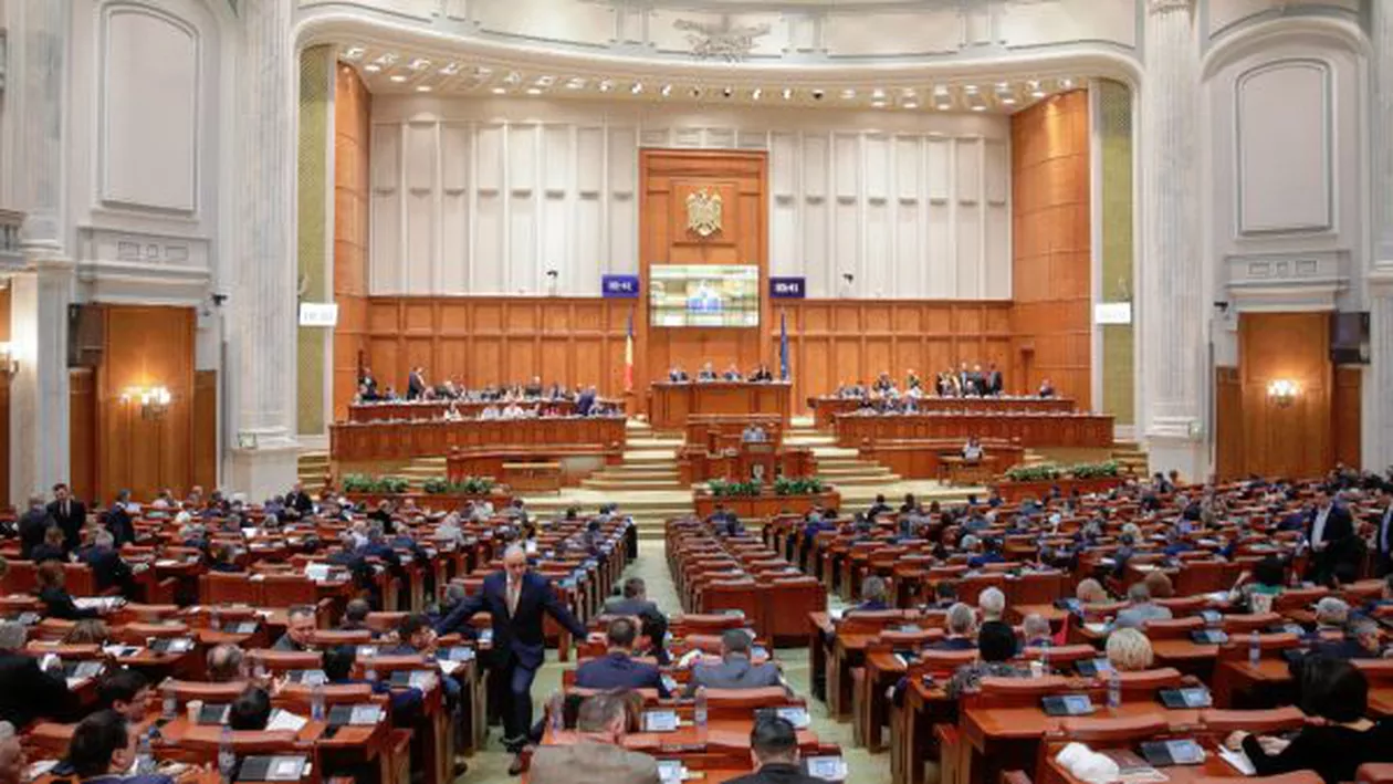 Premierul Ludovic Orban merge în Parlament, la Ora prim-ministrului, pe tema bugetului pentru 2021