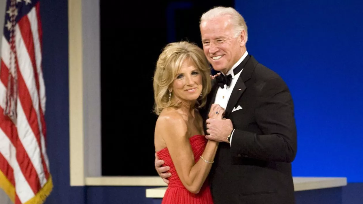 Jill Biden va continua să predea la colegiul la care este profesoară chiar și atunci când va deveni prima-doamnă