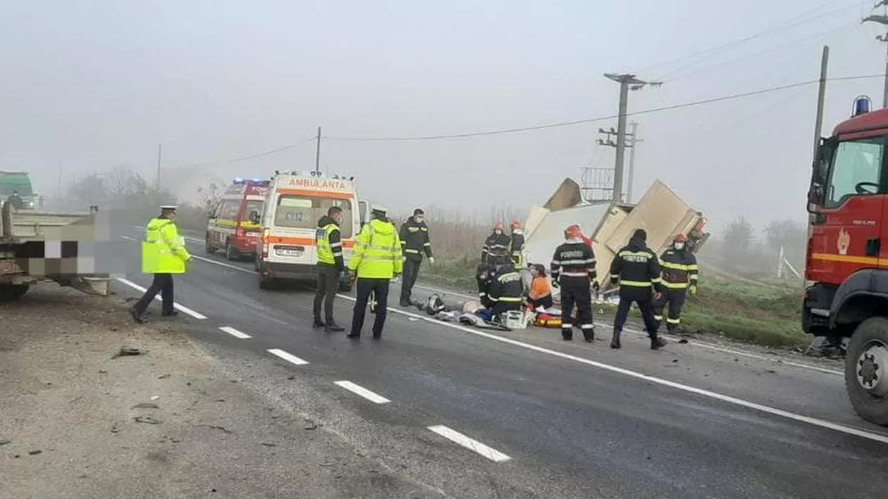 Accident mortal în județul Neamț, pe drumul european E85. Un bărbat a decedat în urma impactului dintre două autoutilitare